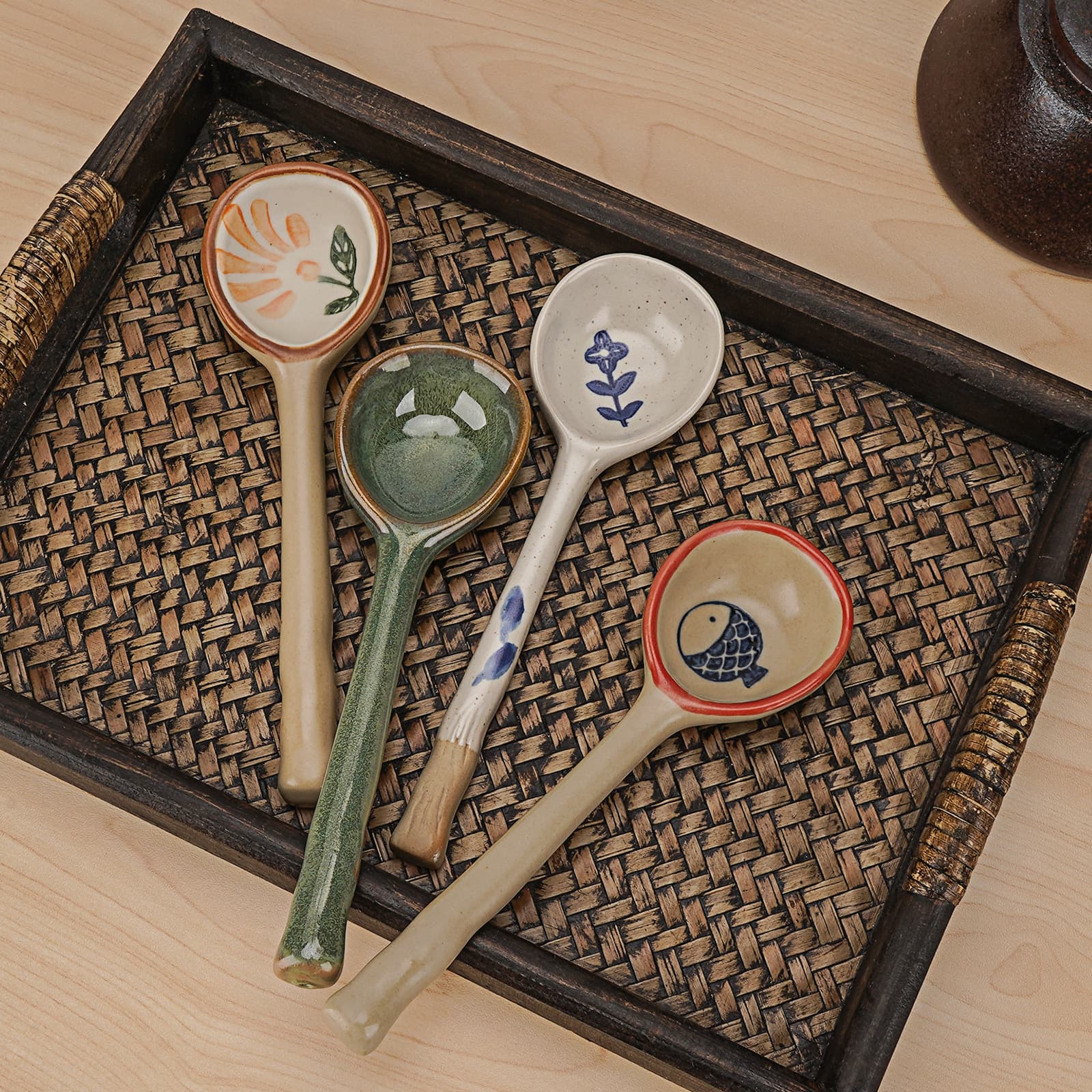 JANKOW 4 Pack Japanese Ceramic Soup Spoons, Long Handle Japanese Round Soup Spoon, Hand-Painted Porcelain Soup Spoons for Ramen Wonton Noodles Miso Dumplings - 4