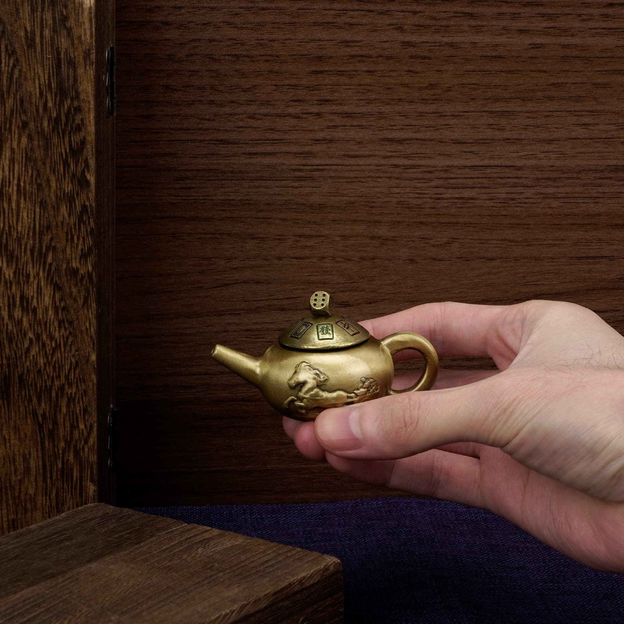 JANKOW Orichalcum Metal Mini Teapot Figurine – Brass‑Style Handheld Stress‑Relief Ornament, Decorative Desk Teapot Sculpture, 1‑Pack - 5