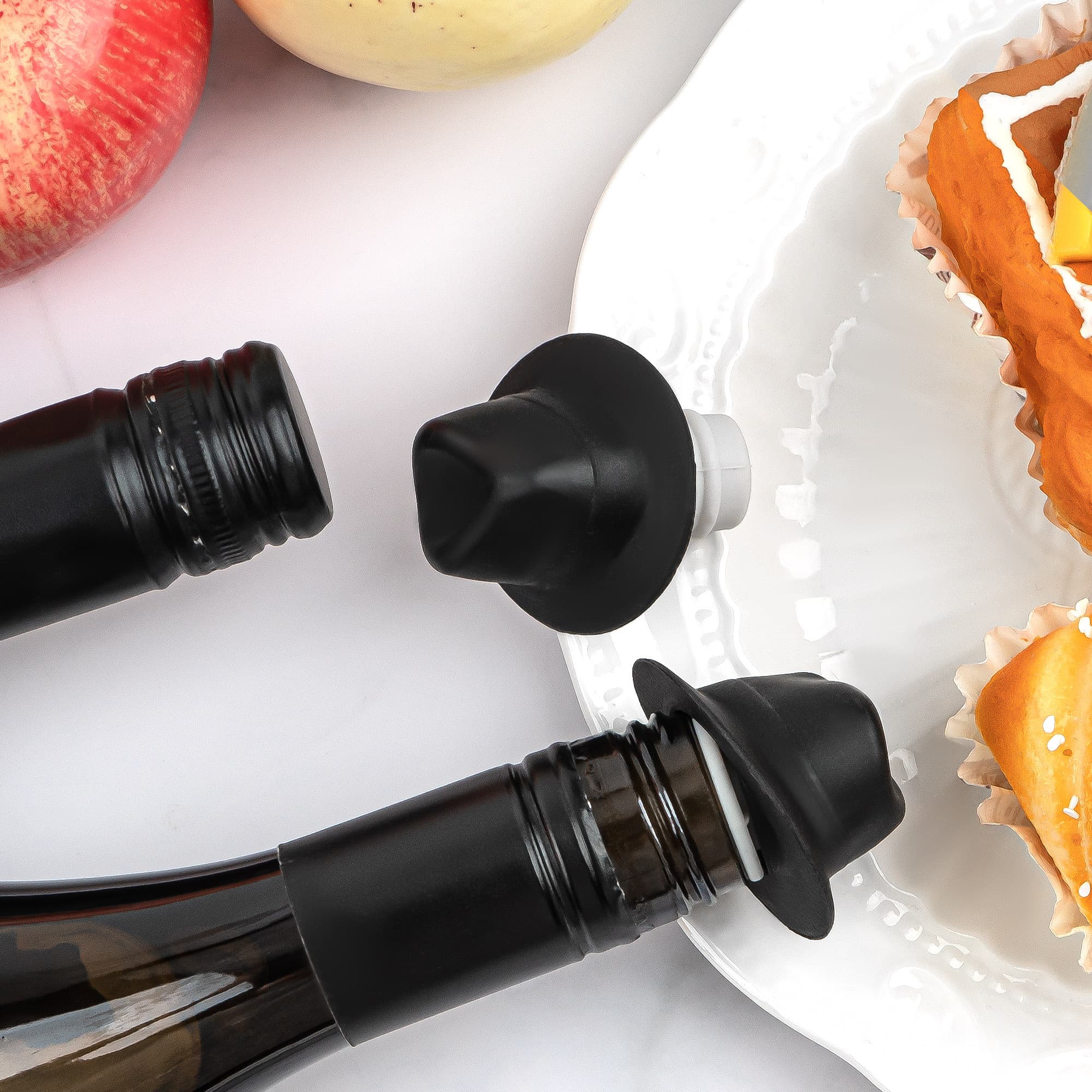 JANKOW 2 Pack Silicone Funny Wine Bottle Stopper with Cowboys Hat Design, Bottle Plug Leak Wine Bottle Sealer for Wines Champagne Beverage Beer, Preserving Taste for Parties and Gifts - 4